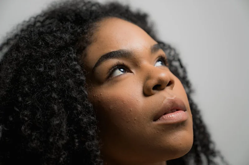 눈썹 탈색 시 두피와 다른 차이점