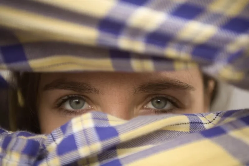 눈썹 탈색 실패 후 색 덮기 좋은 제품