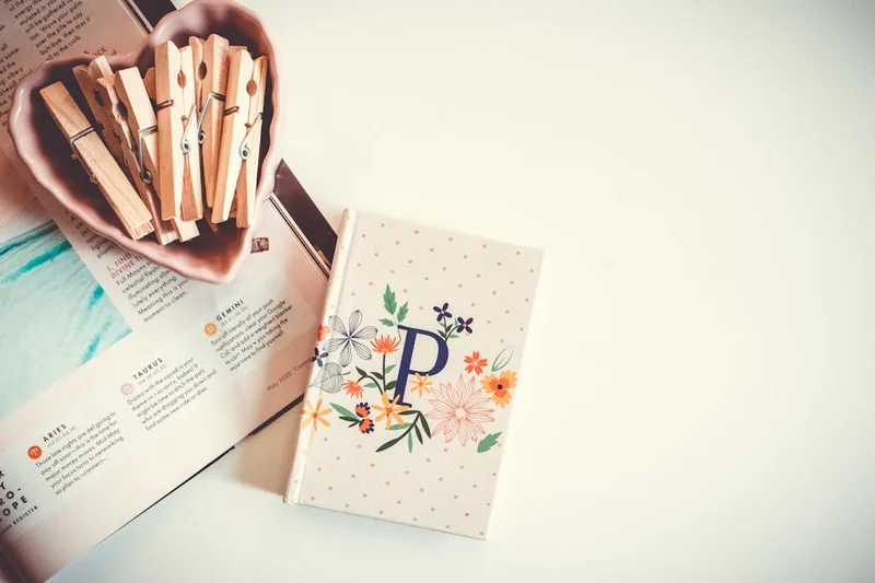 눈썹 탈색 실패 후 색 덮기 좋은 제품