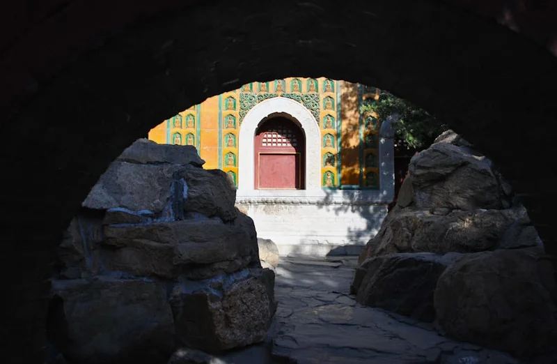 눈썹 탈색 후 붉은기 오래 갈 때 해결책