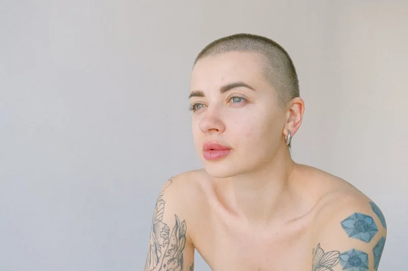 눈썹 탈색 후 피부 트러블 최소화 방법