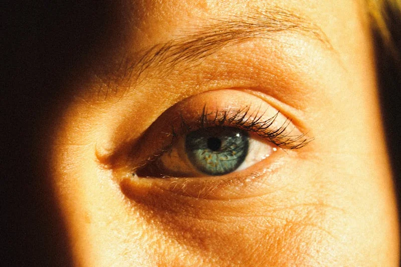 눈썹 탈색 후 피부 회복 기간