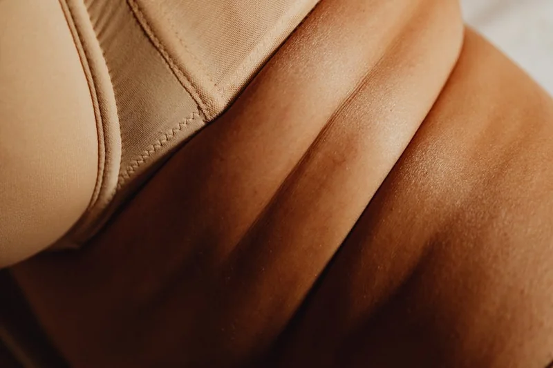 눈썹 탈색 후 피부과 방문해야 하는 경우