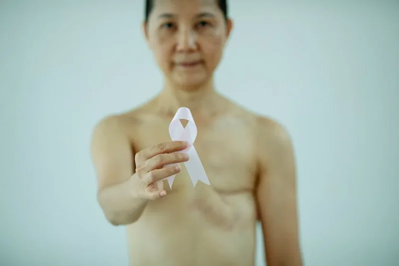 눈썹 탈색 후 화상 흉터 예방법