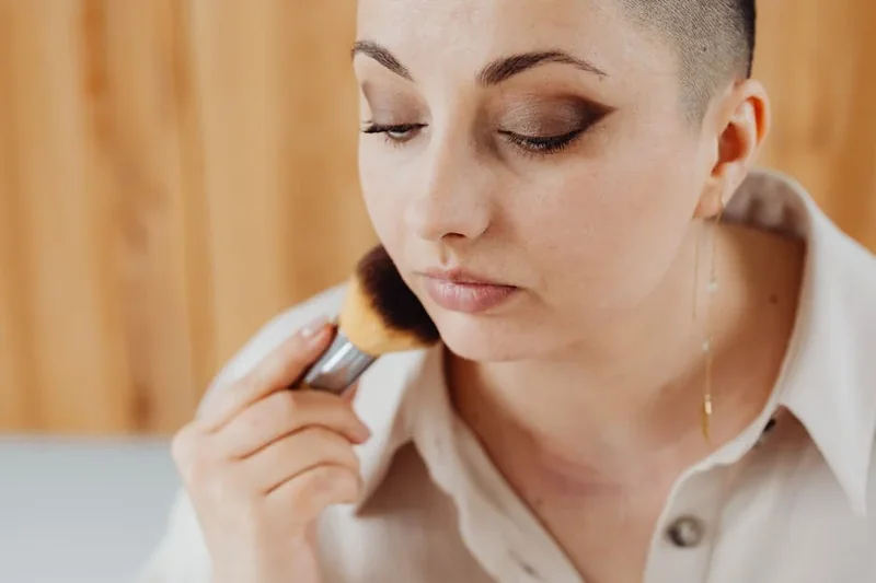 눈썹 탈색과 피부 자극 완화 생활 습관