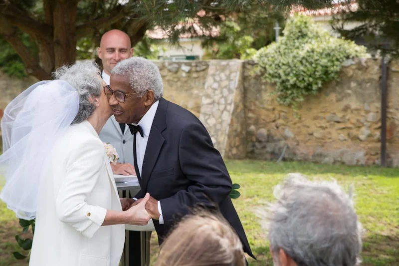 눈썹 탈색이 복에 영향을 준다는 미신의 진실