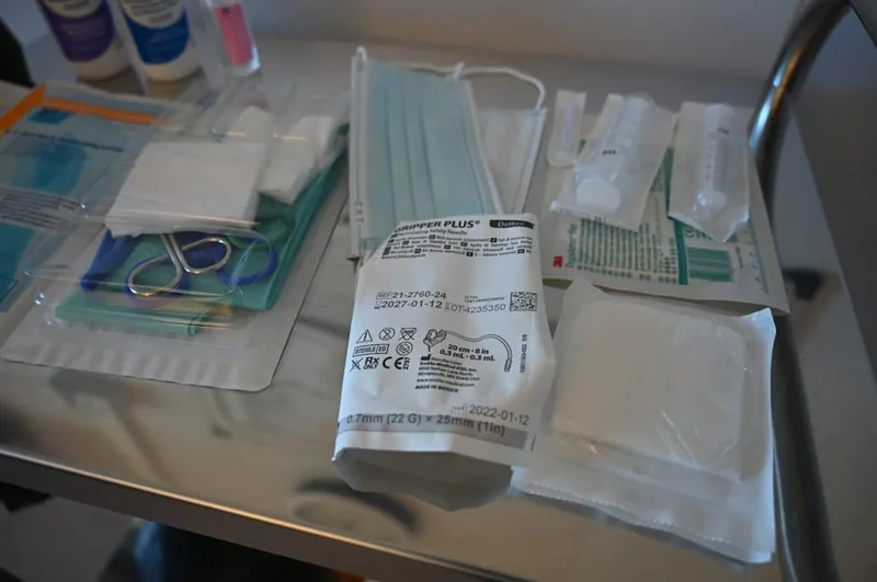 라식 수술 전후 눈썹 탈색, 안전할까?