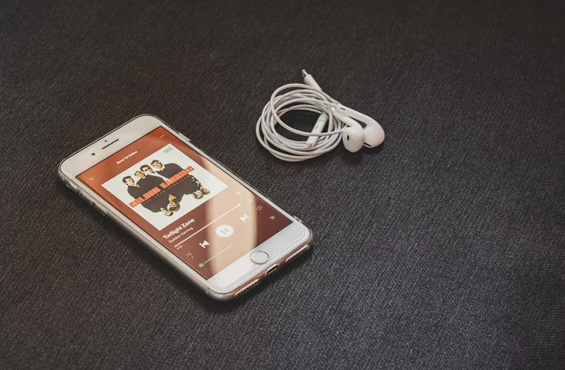 아이폰 음악 다운로드와 오프라인 재생 방법