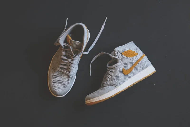 올리브영에서 인기 있는 눈썹 탈색제 TOP3